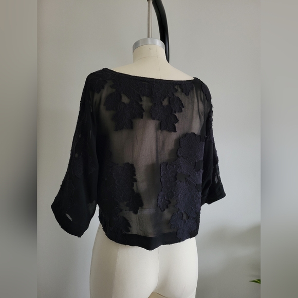 WILFRED Blayze black cropped blouse burnout style fabric - Picture 4 of 11